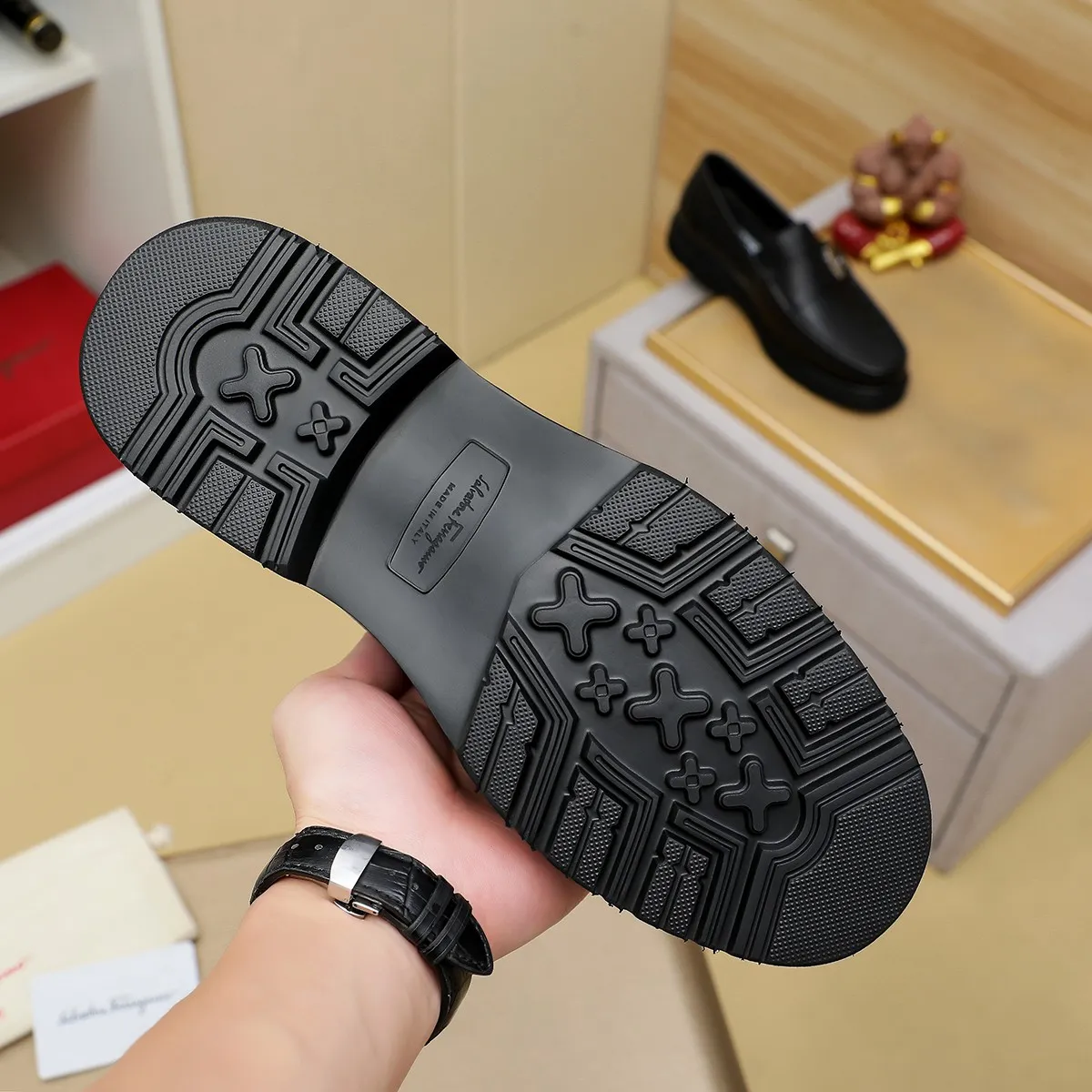 Men's shoes 💰500 Ferragamo [Ferragamo] top imported suit men's shoes 💯Original copy of the official website, product materials: selected imported embossed calfskin + luxury hardware buckle accessories ~ imported water-dyed cow 🐂 leather lining. Strong three-dimensional visual effect, original combination outsole, multiple colors available😘 Size: 38-44 (.45.46.4. Customized)